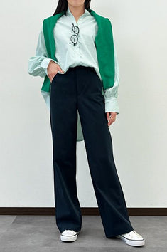 デスクワークも余裕な快適チノコーデ</br>【クラッシーチノ・ワイド】