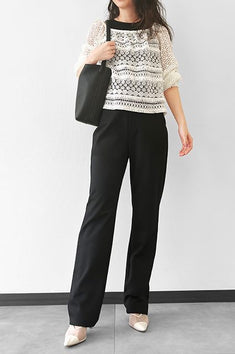 キュートなトップスにはハンサムなブラックをあわせて<br>【ケトレル・ストレート】