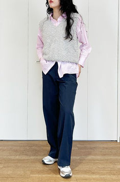 春の軽やかコーデにマッチしたチノパンスタイル<br>【クラッシーチノ・ワイド(センタープレスあり)】