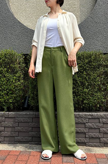 ラフに合わせたシンプルトップスでヘルシーな着こなしに<br>【エアラチネ・ワイド(脇ゴム・後ろゴム仕様)】