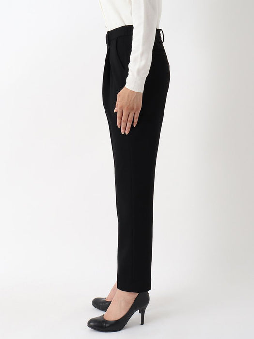 ラグジュアリーウール・テーパードパンツ