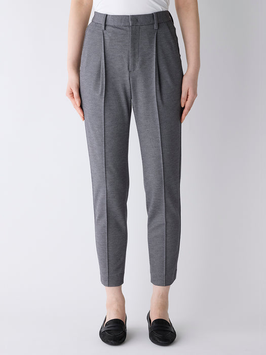 ラグジュアリーウール・テーパードパンツ