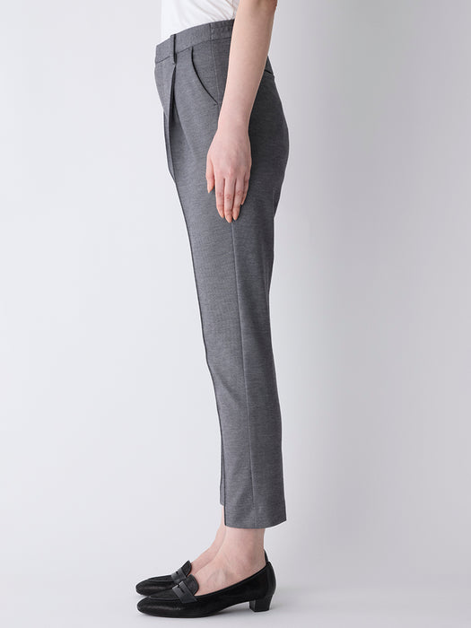 ラグジュアリーウール・テーパードパンツ