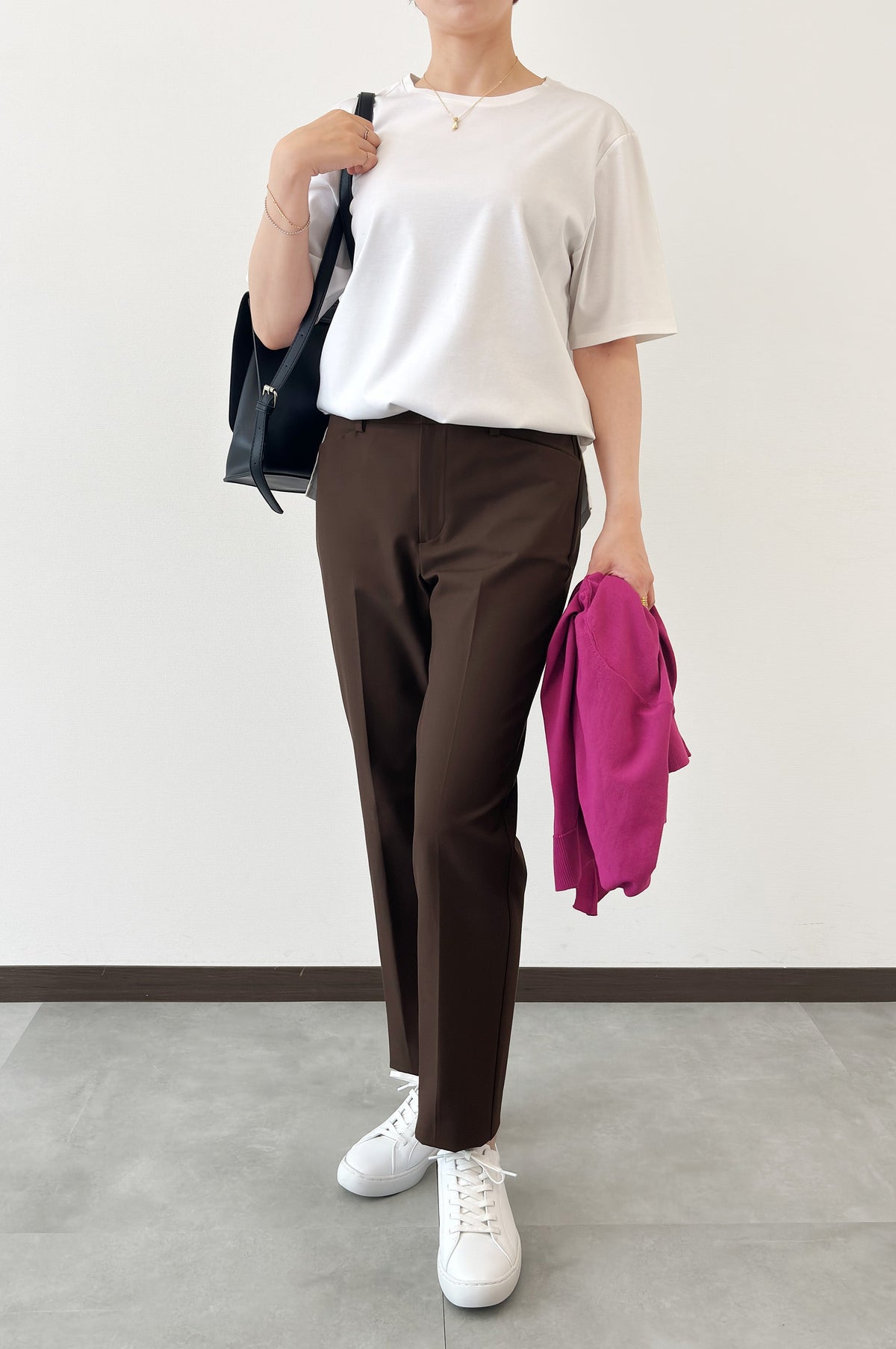 カジュアルスタイリングにも万能なブラウンパンツ【オックスフォード