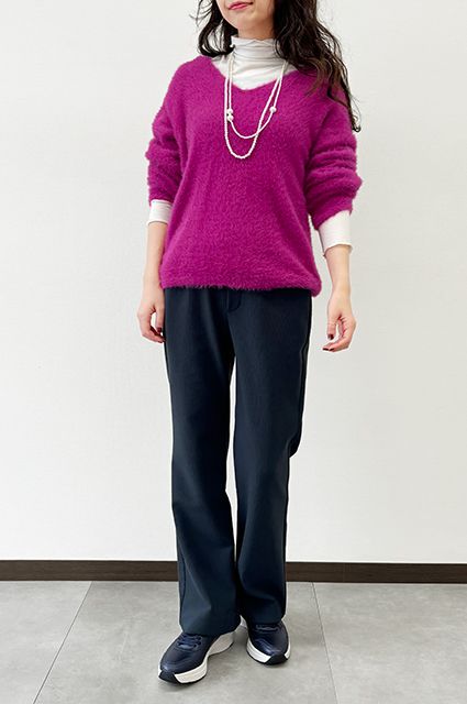 1本持っていると便利なネイビーパンツ<br>【コーデュロイニット・ストレート】