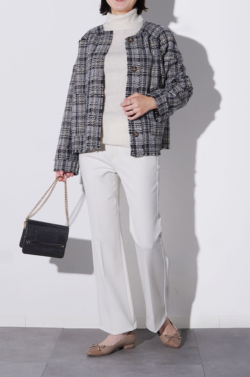 お仕事ファッションに知的と華やかさを<br>【ミルキーウォーム・セミフレアパンツ】