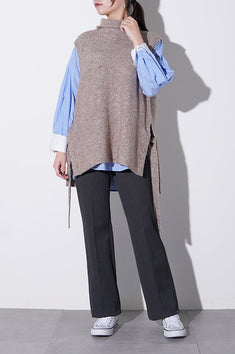 ラフで品よく。グレーパンツでつくる大人の余裕コーデ<br>【ミルキーウォーム・セミフレア】