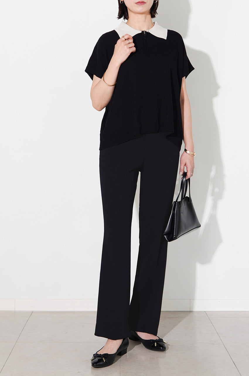 大きめのホワイト襟が大人可愛いオールブラックコーデ<br>【ダブルクロス・セミフレア】