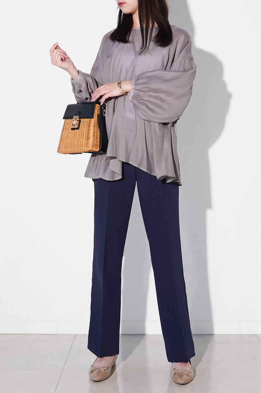 軽やかに揺れる、春のエレガントカジュアル<br>【ダブルクロス・ストレート】