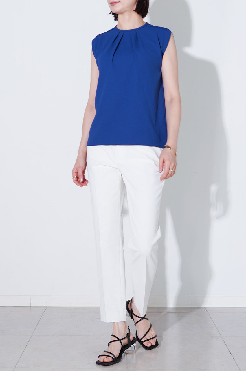 高発色なブルーが映える夏のホワイトパンツコーデ<br>【ドライチェック・テーパード】