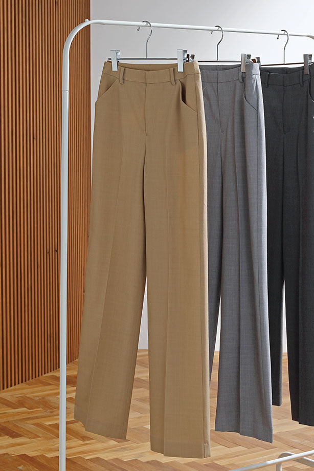 梳毛ウール・ワイド」品よく楽して、美しく。残暑から秋をつなぐ賢い