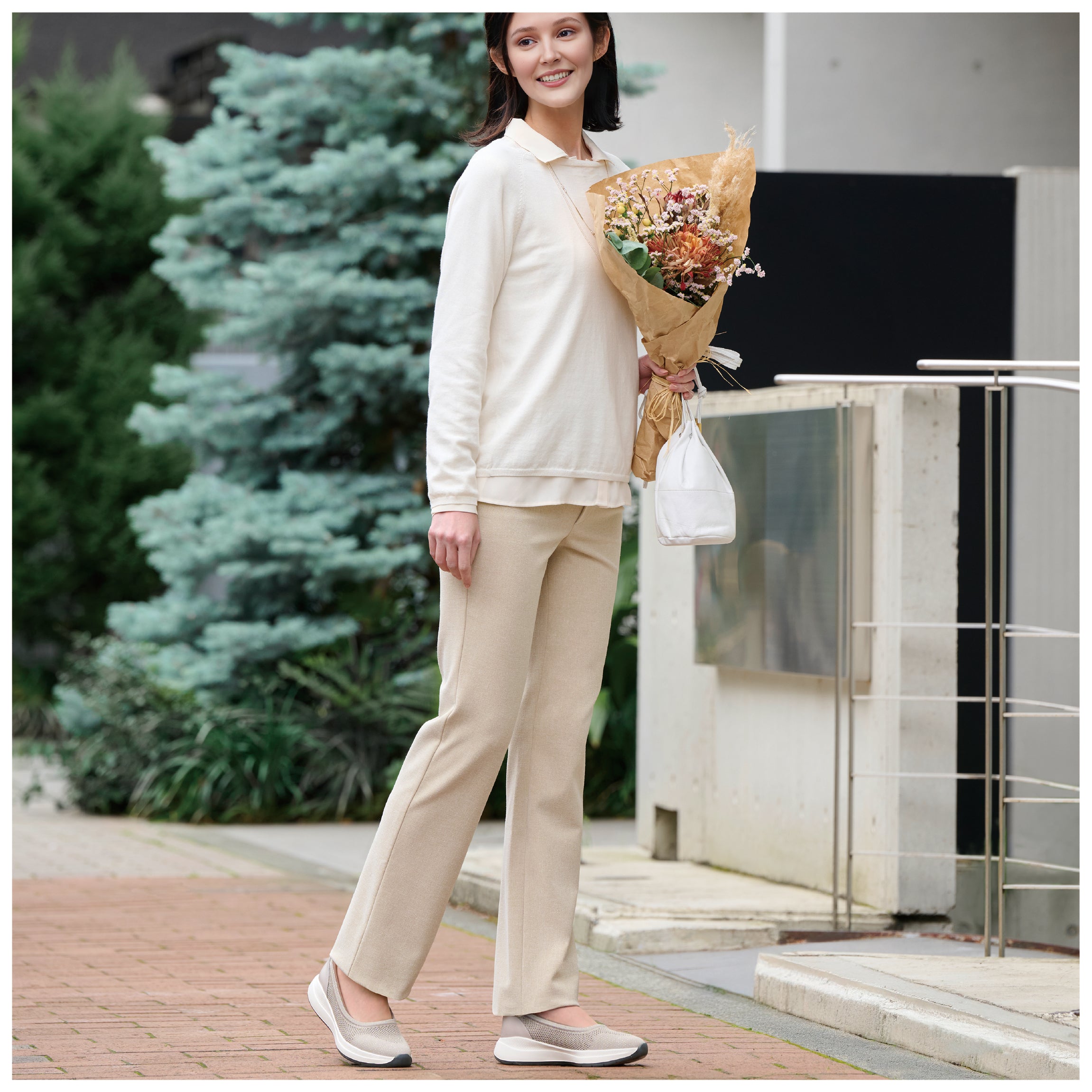 ドライウーリー・ストレート」秋冬の変わりやすい空気に、サラッと