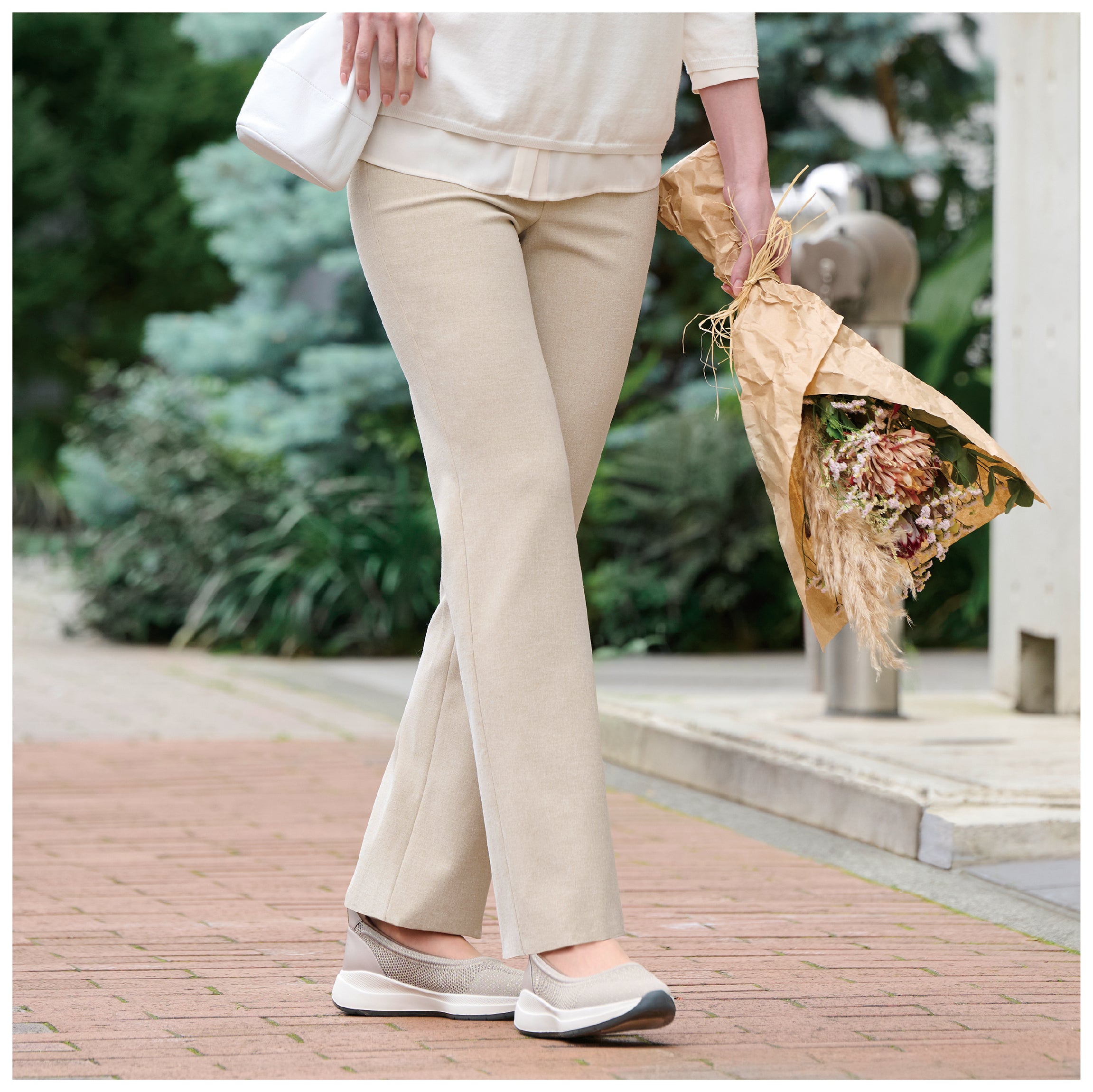 ドライウーリー・ストレート」秋冬の変わりやすい空気に、サラッと