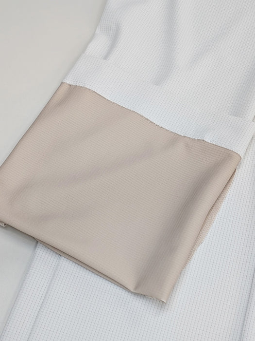 白生地の裏にベージュカラーを施すことで透けにくくしました